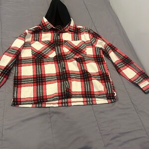 Red white and black flannel men’s medium